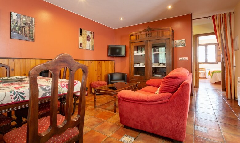 Apartamentos Rurales Villa de Sa�n