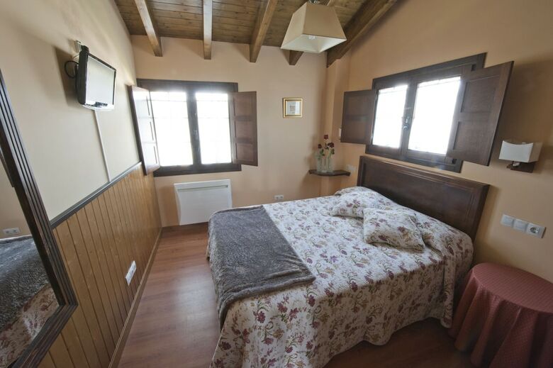 Apartamentos Rurales Villa de Sa�n
