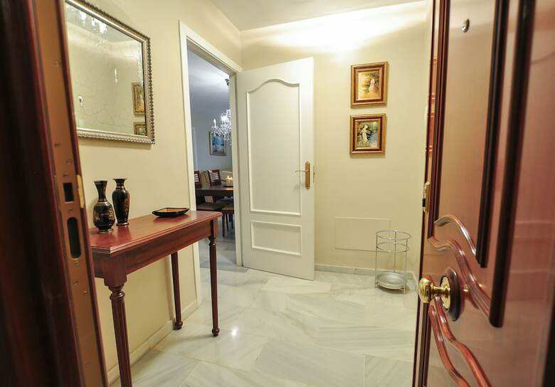 Renthas Plaza Flores Apartment