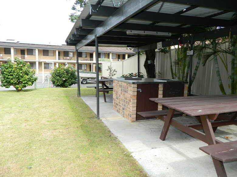 26 Wallis View - Opposite The Lake - 3 Bedroom Apartment