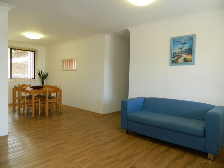 26 Wallis View - Opposite The Lake - 3 Bedroom Apartment