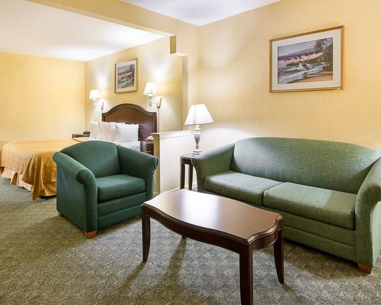Hotel Quality Inn & Suites