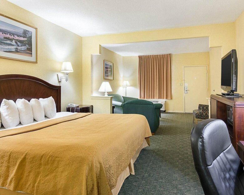 Hotel Quality Inn & Suites