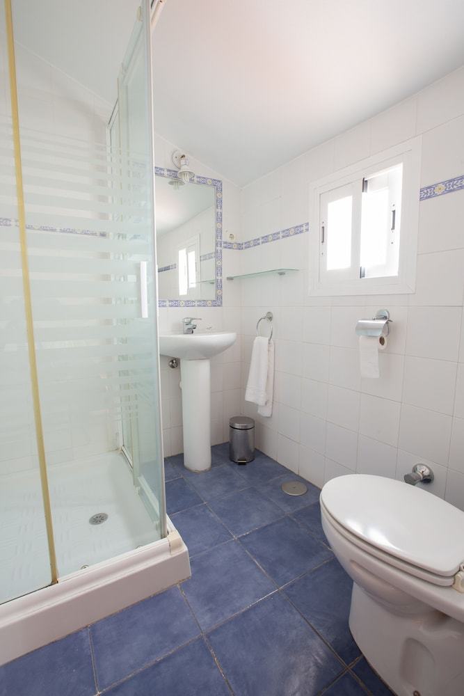 Hotel Hostal Apartamentos El Gallo