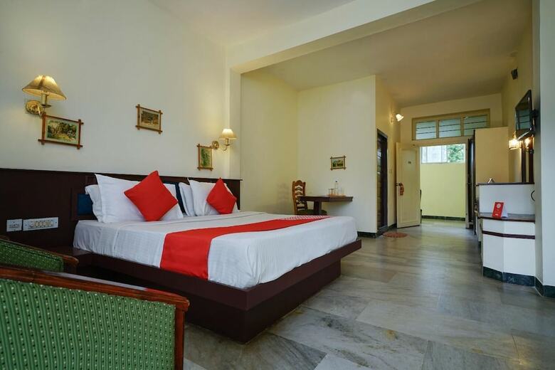Hotel Chandana Residencys