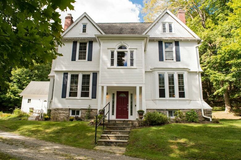 The Pawling House Bed & Breakfast