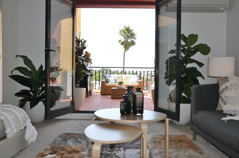 Sydney's Best 3 Bdrm Apartment W Parking