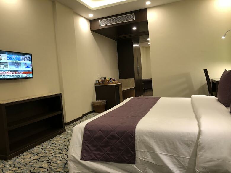 Hotel The Chinar Resorts And Spa