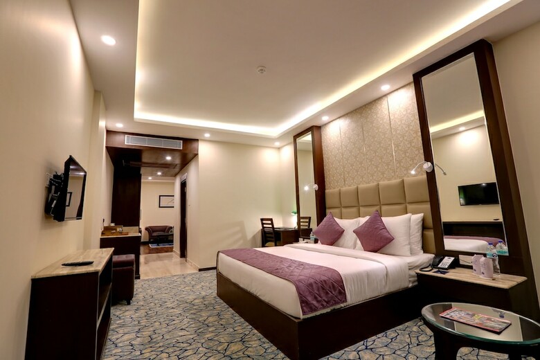 Hotel The Chinar Resorts And Spa