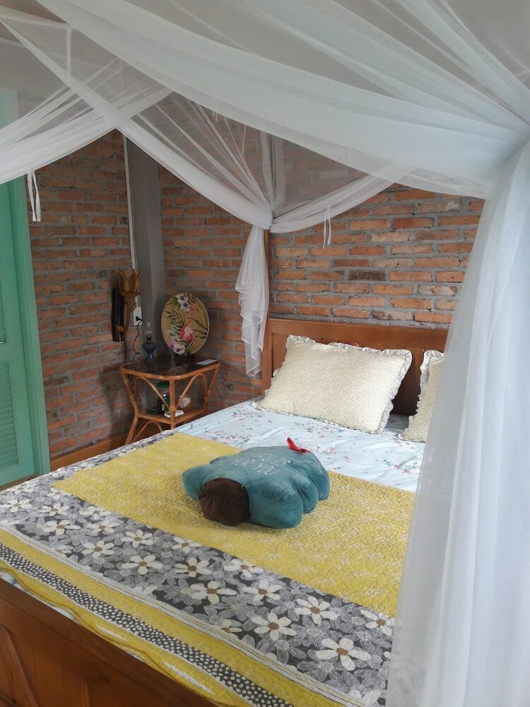 Nam Thi Holiday Home
