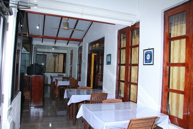 Hotel Anura Guest Inn