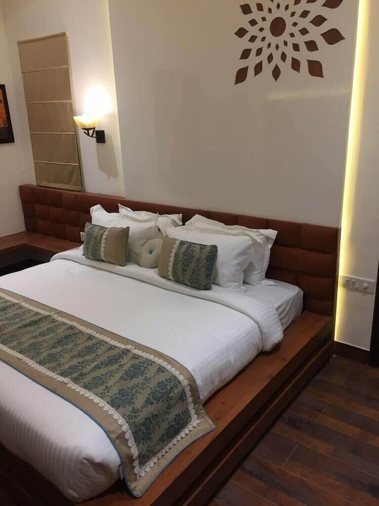 Hotel The Royal Shelaton