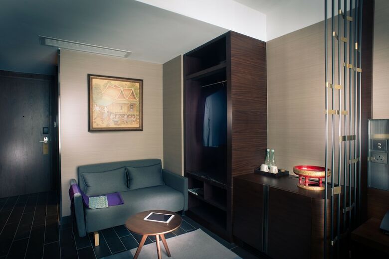Hotel Soravit On Granville