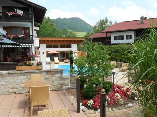 Hostal G�stehaus Wei�es R�ssl
