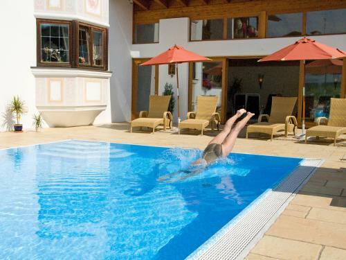 Hostal G�stehaus Wei�es R�ssl