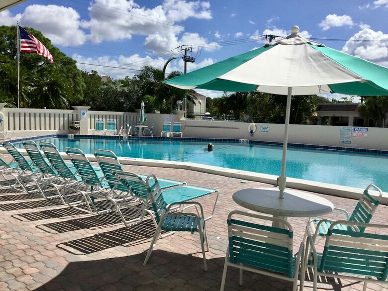 Island House Beach Resort