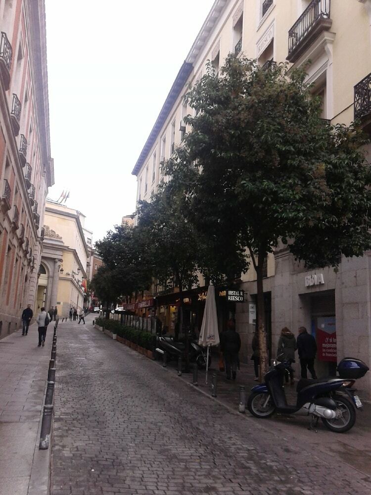 Apartamentos Puerta Del Sol Downtown