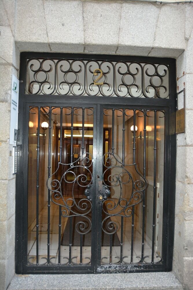 Apartamentos Puerta Del Sol Downtown