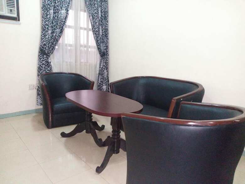 Roneks Royal Hotel & Suites