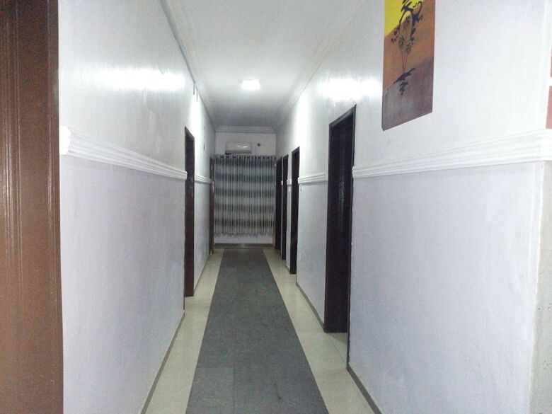 Roneks Royal Hotel & Suites