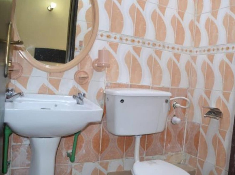 Roneks Royal Hotel & Suites