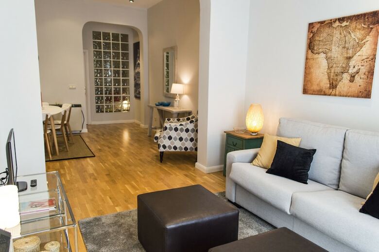 Apartamentos Plaza Cibeles Madrid Centro
