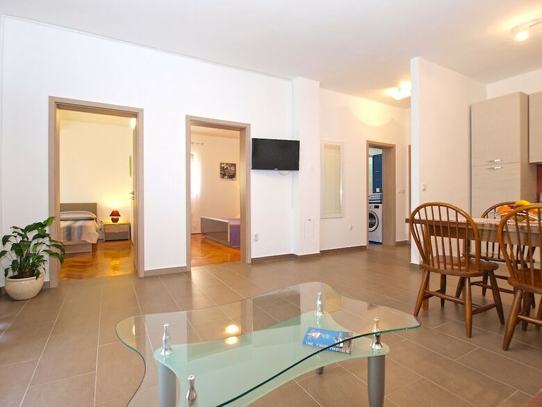 Hotel Apartment Mira 1293