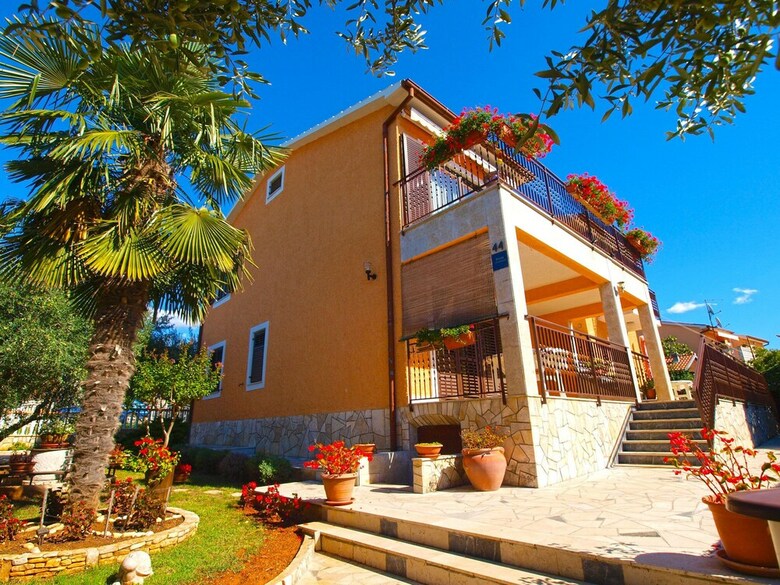 Apartments Maria 1021
