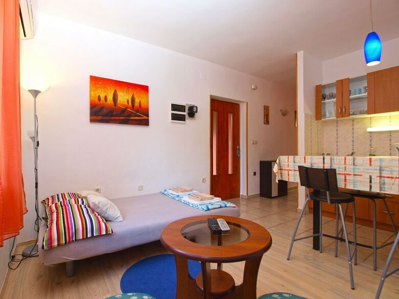 Apartments Mira 295