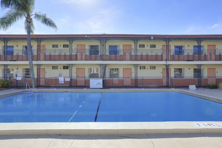Motel Budget Inn St Petersburg