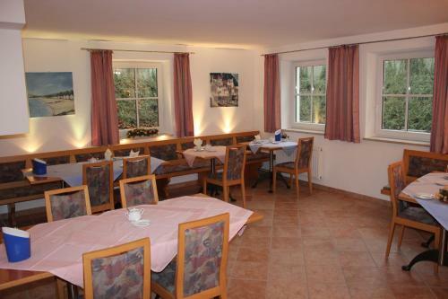 Hostal Pension Demmel