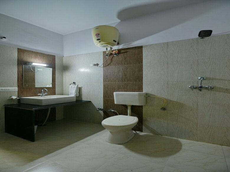 Oyo 11754 Hotel Classic 7