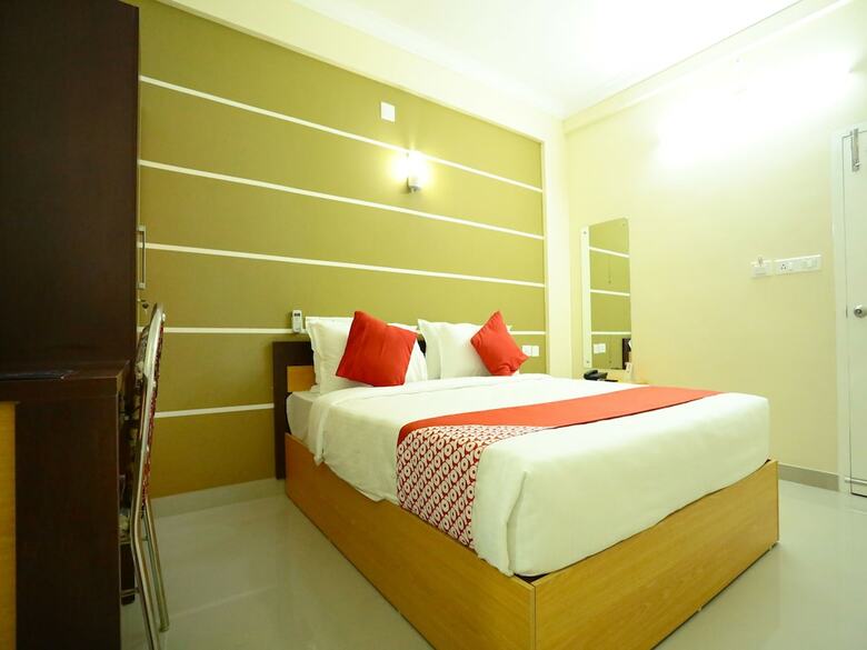 Hotel Oyo 11909 Star Plaza