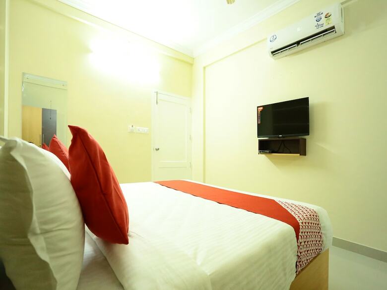Hotel Oyo 11909 Star Plaza