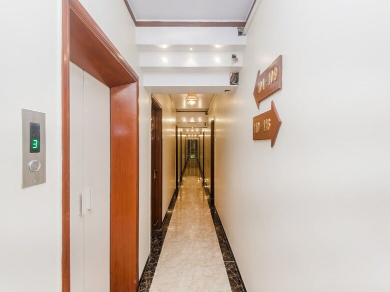 Oyo 12749 Hotel Sagar