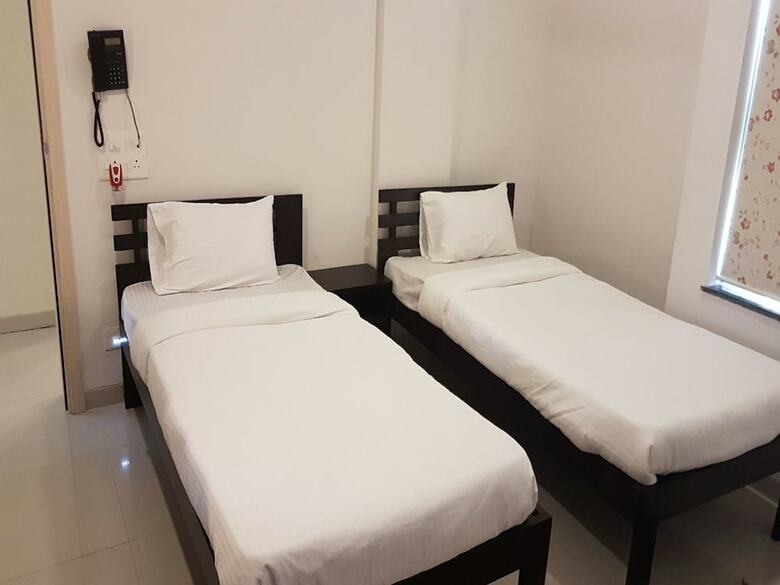 Oyo 12227 Hotel Resonare Baner