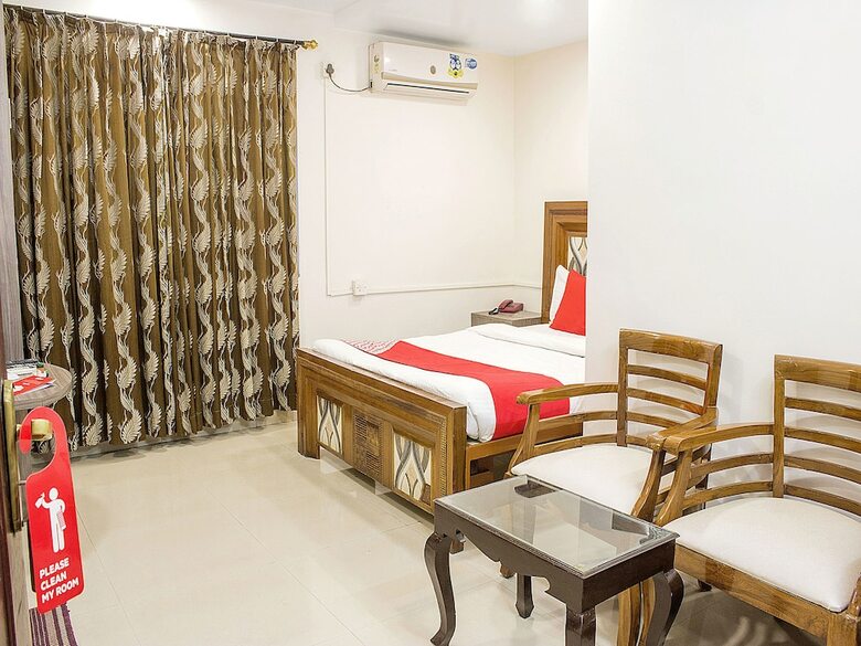 Oyo 10678 Hotel Nandanvan