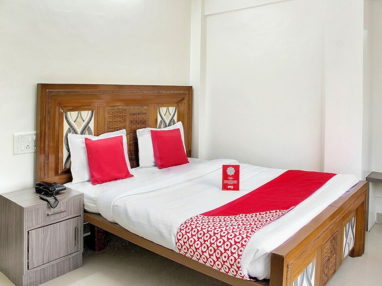 Oyo 10678 Hotel Nandanvan