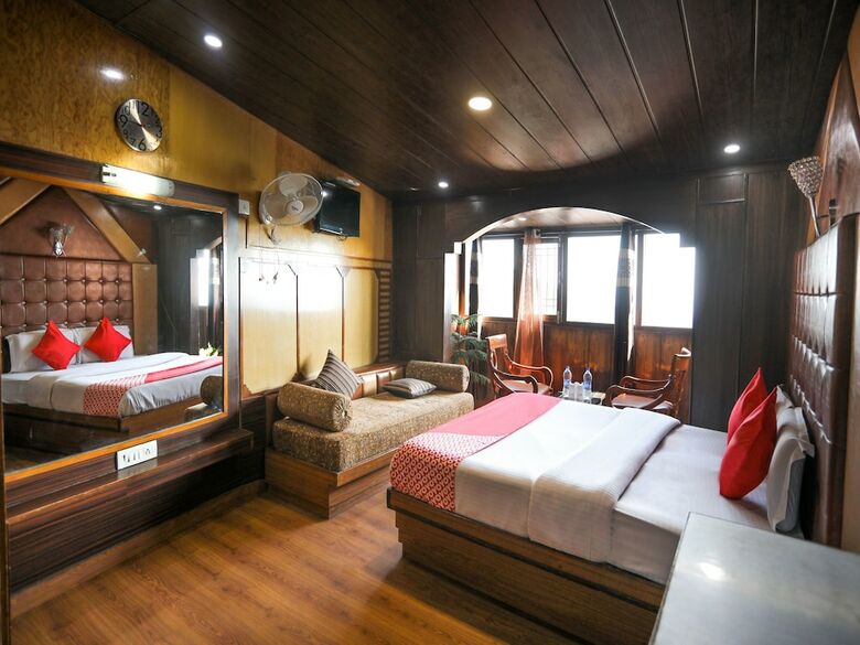 Hotel Oyo 12815 Hs Ram Bazar