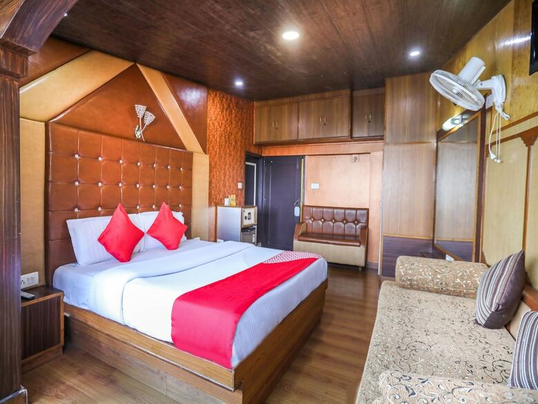 Hotel Oyo 12815 Hs Ram Bazar