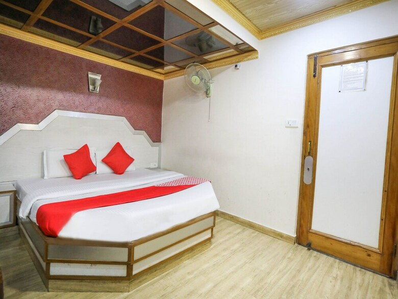 Hotel Oyo 12815 Hs Ram Bazar