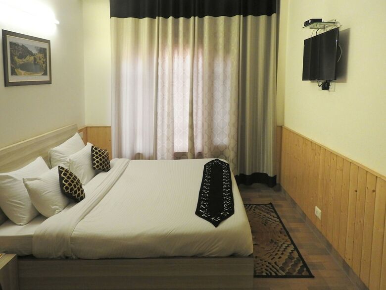 Oyo Flagship 8421 Hotel Seven Hills