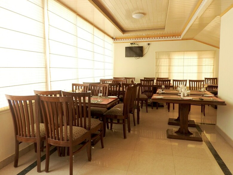 Oyo Flagship 8421 Hotel Seven Hills