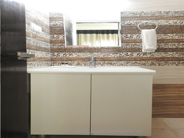 Oyo Flagship 8421 Hotel Seven Hills
