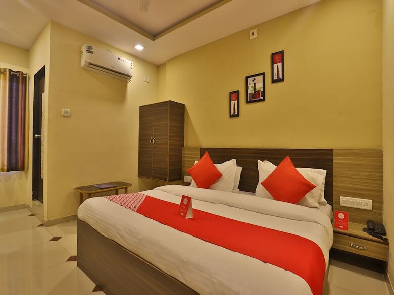 Oyo 11867 Hotel Nilkanth Inn