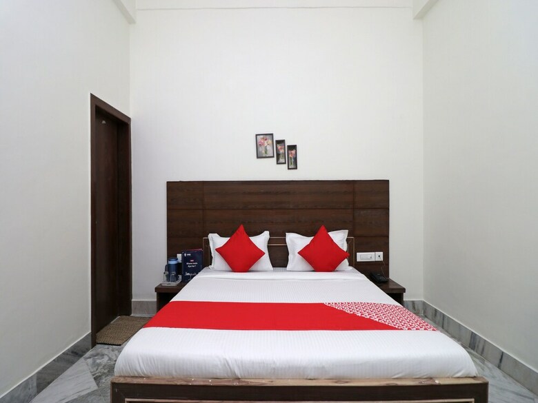 Oyo 12493 Hotel Taaz Comfort Inn