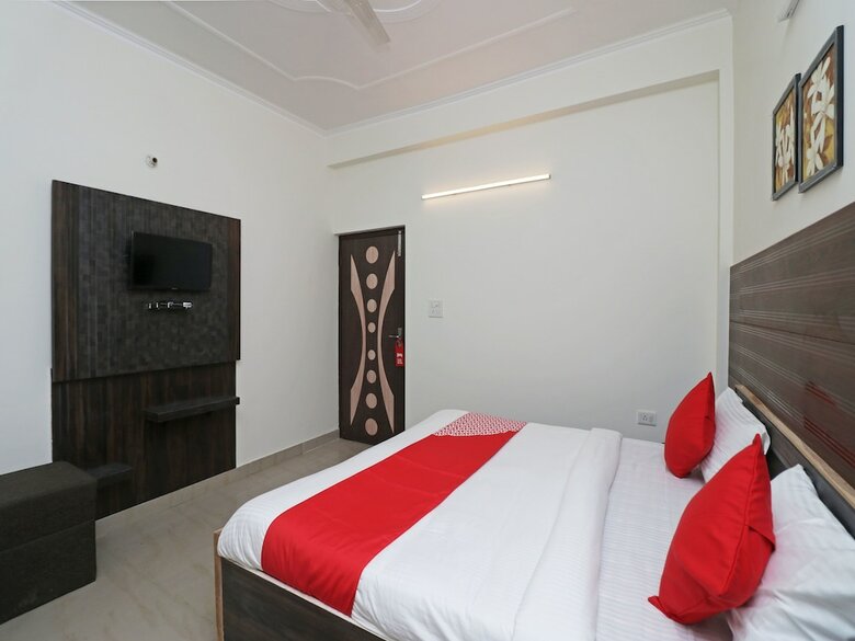Oyo 12493 Hotel Taaz Comfort Inn