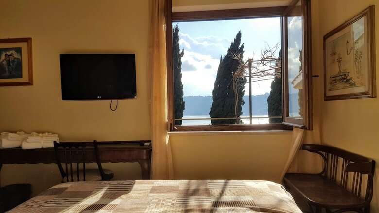 Il Nido Del Falco B&B