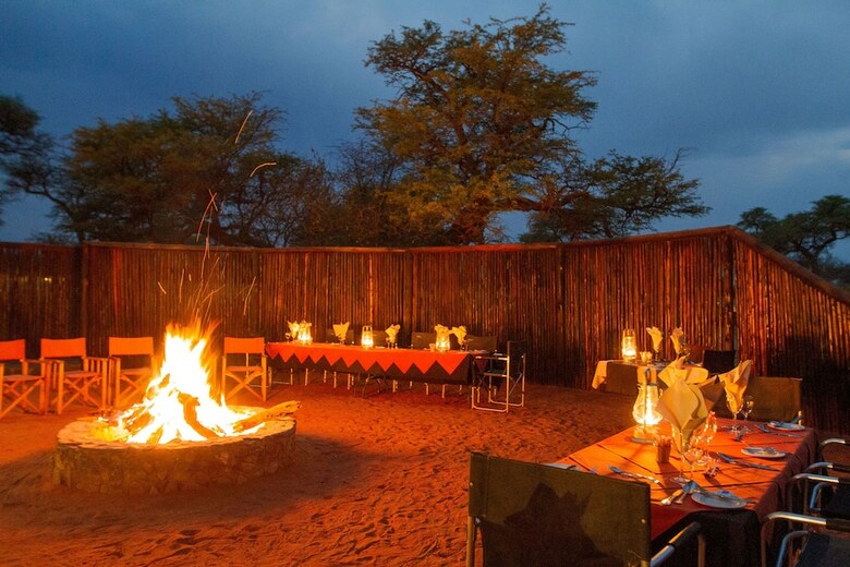 Posada Camelthorn Kalahari Lodge