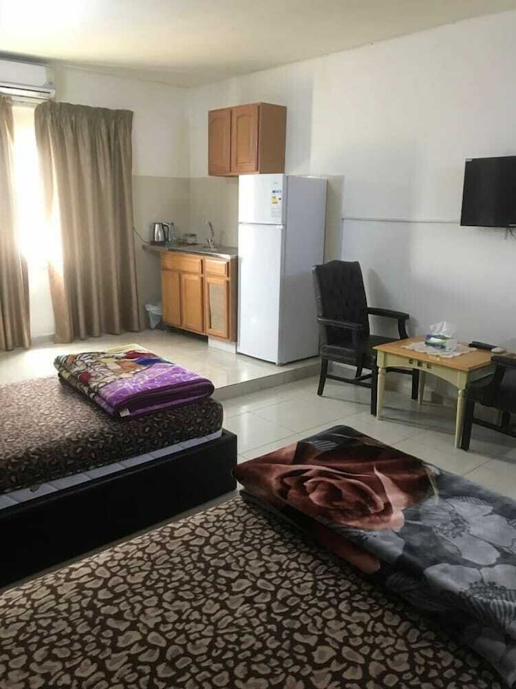 Apartamentos Al Qatal Building